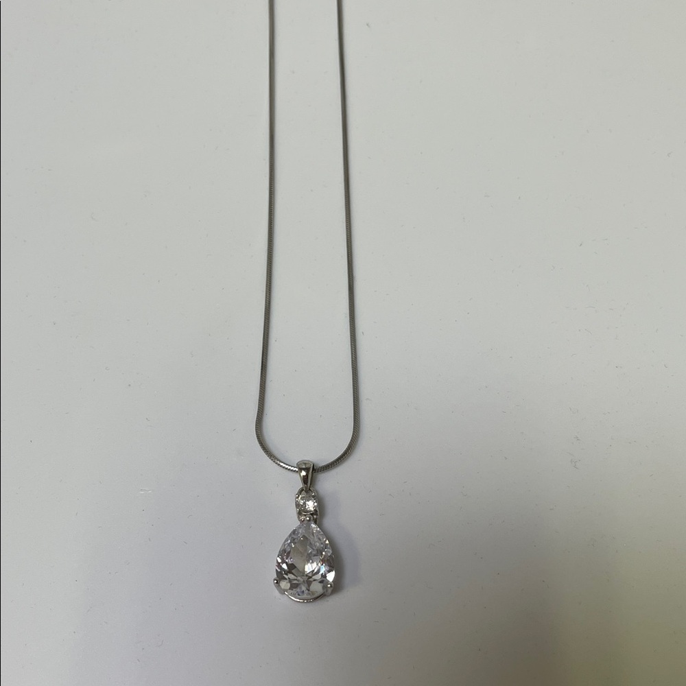 Elegant Silver Necklace with Teardrop Pendant - costume jewelry